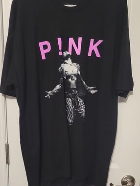 Men's/ Women's P!NK Concert Graphic Tee - Black with Hot Pink Logo